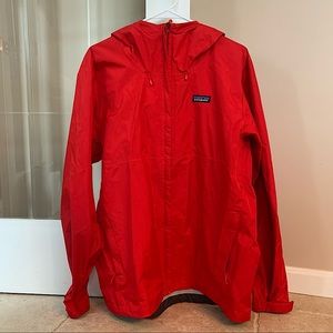 NWOT Men’s Patagonia Raincoat